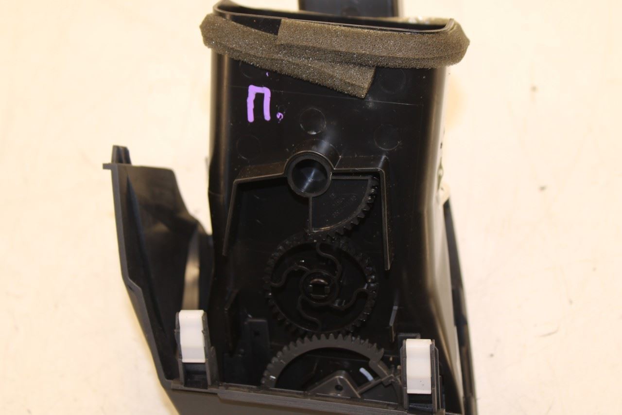 07-11 Toyota Camry LE Front Right and Left Outer Air Vent Grille 55670-06101-B1 - Alshned Auto Parts