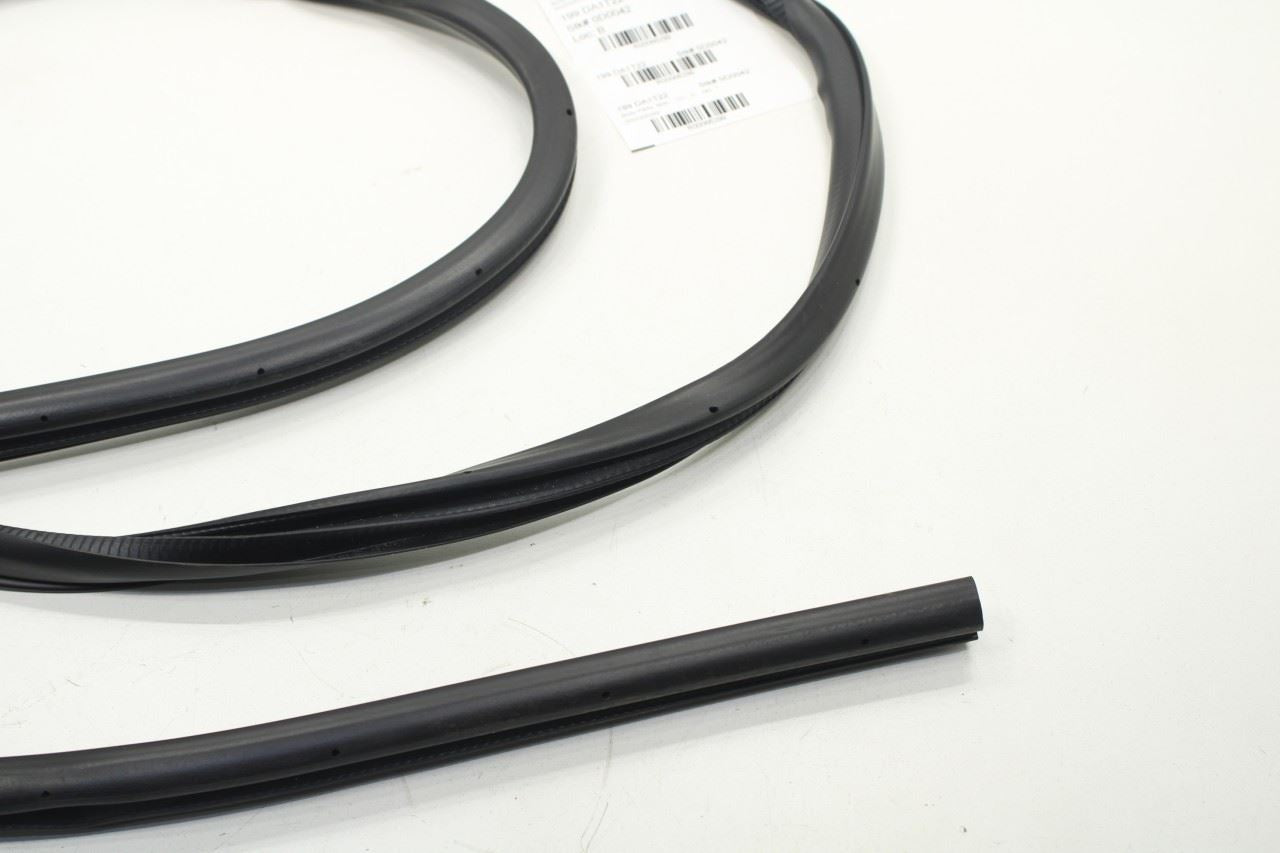 2017-22 Nissan Rogue Sport SL AWD Front RH Door Weatherstrip On Body 76921-6MA0A - Alshned Auto Parts