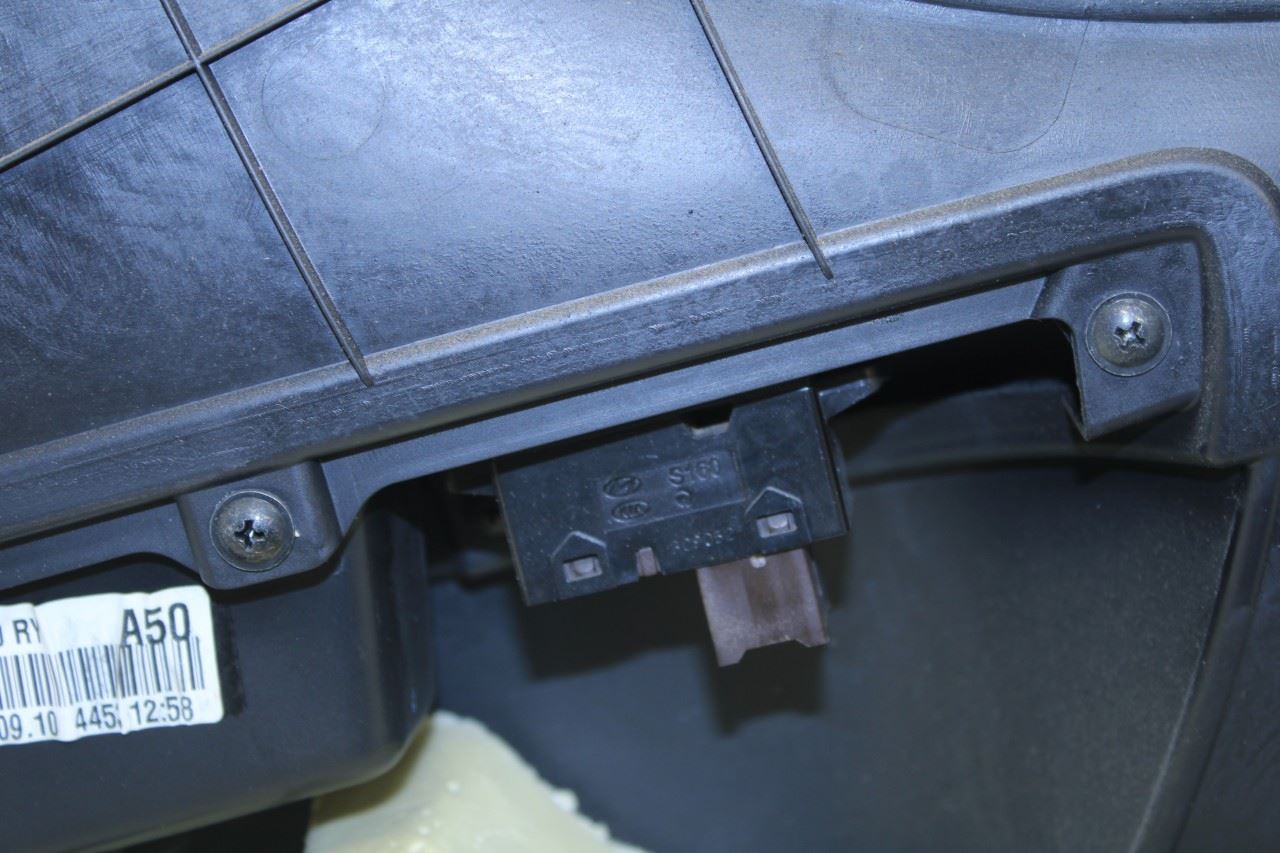 2011-2017 Hyundai Veloster Base Rear Right Side Door Trim Panel 83302-2V000-RY - Alshned Auto Parts