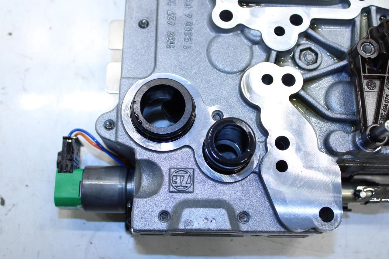 17-20 BMW 430i xDrive 2.0L AWD 8-Speed Auto Transmission Valve Body 240086322135