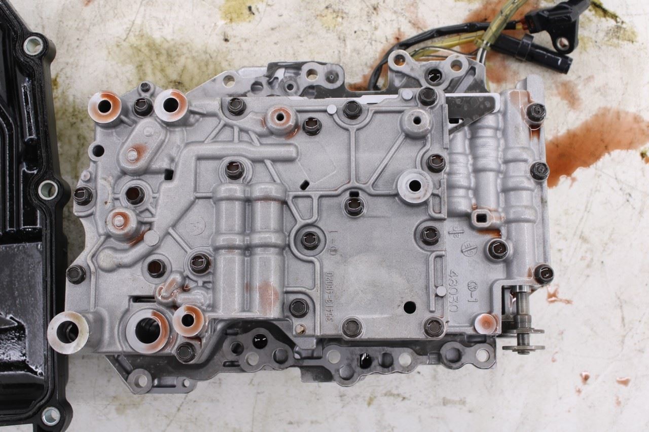 2016-2020 Toyota Sienna LE 3.5L 8-Speed Auto Transmission Valve Body w/ Oil Pan2