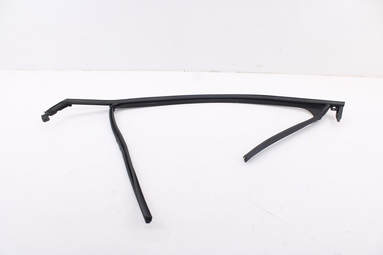 2018-2024 Chevrolet Equinox LT Front Left Door Run Channel w/ Door Weatherstrip4
