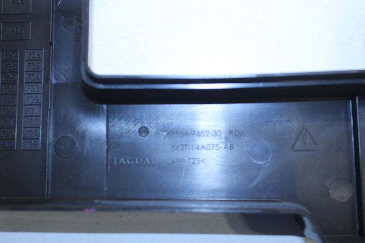 2010-15 Jaguar XF Portfolio 5.0L RWD Engine Bay Fuse Relay Junction Block *ReaD* - Alshned Auto Parts