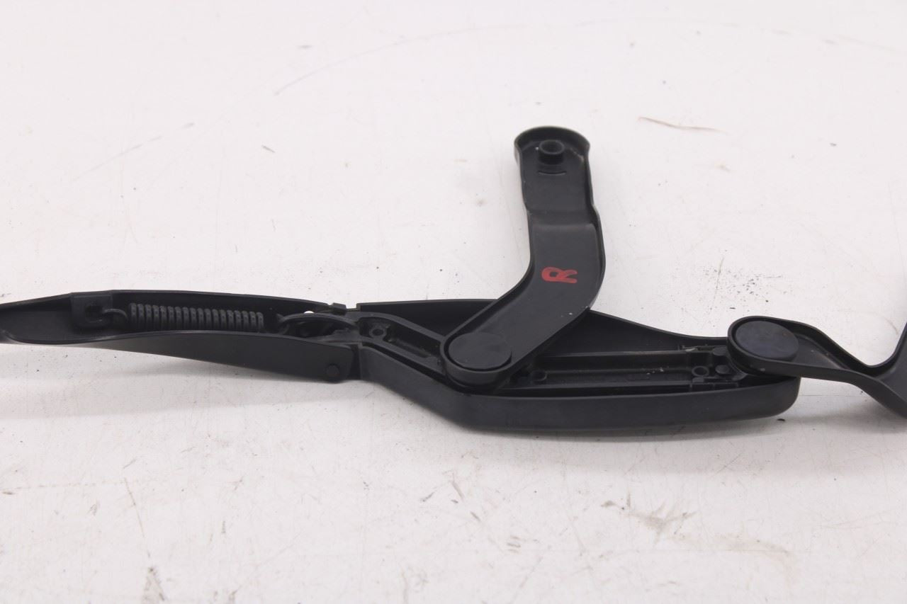 04-2005 Mercedes-Benz E500 Front Left and Right Windshield Wiper Arm 2118201144 - Alshned Auto Parts