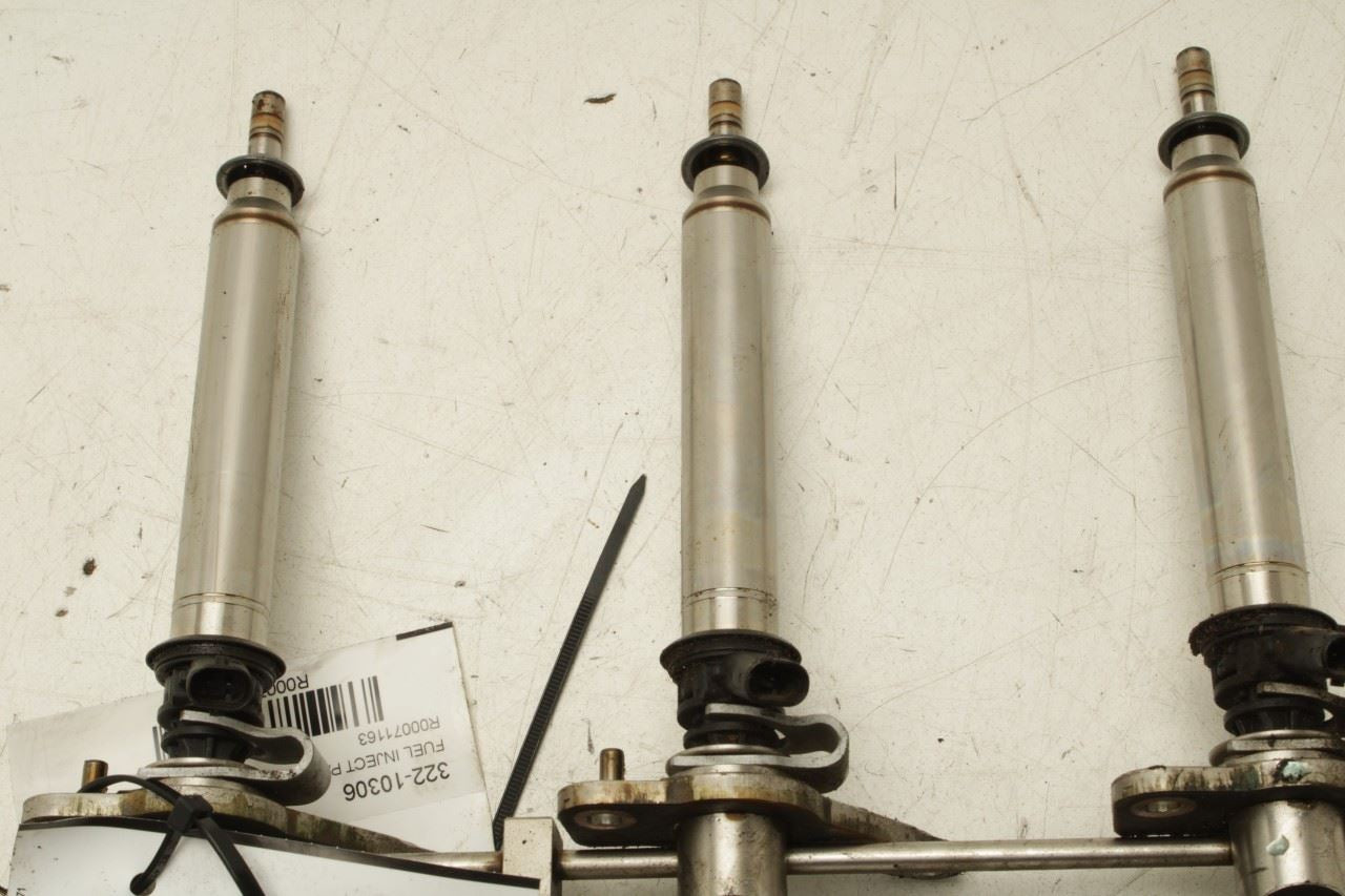 12-16 Mercedes-Benz E350 Sport 4Matic 3.5L AWD Right Side Fuel Rail w/ Injectors - Alshned Auto Parts