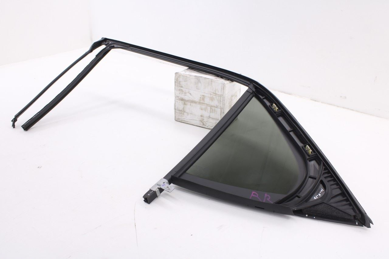 18-24 Chevrolet Equinox LT Rear Right Door Window Run Channel w/ Glass 849248119