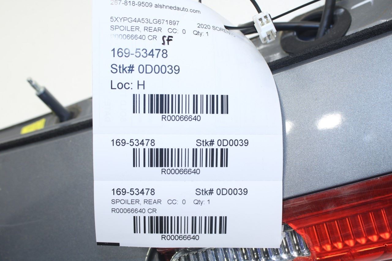 16-20 Kia Sorento LX Liftgate Spoiler w/ High Mount Lamp 87210-C6000 OEM *ReaD* - Alshned Auto Parts