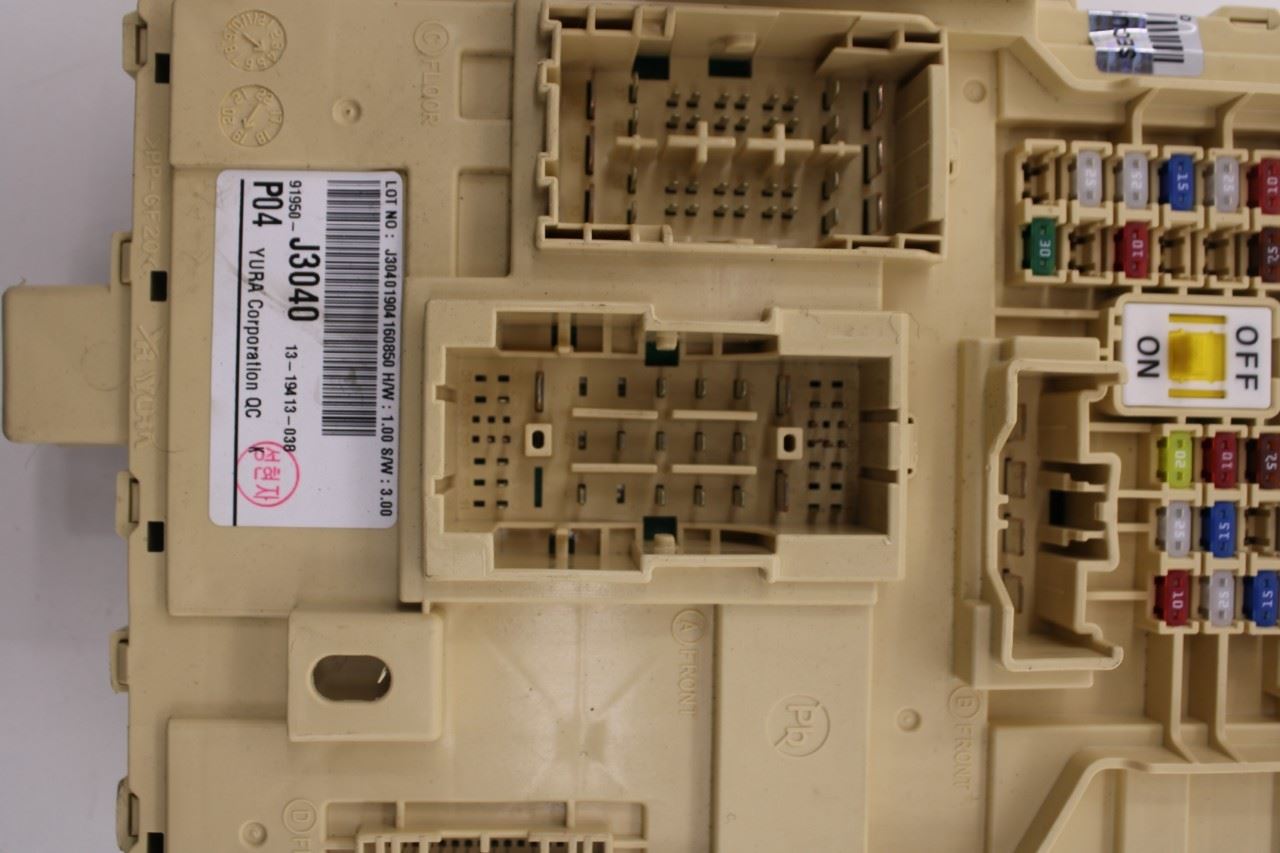 19-21 Hyundai Veloster 2.0L FWD Cabin Instrument Panel Fuse Relay Junction Block6