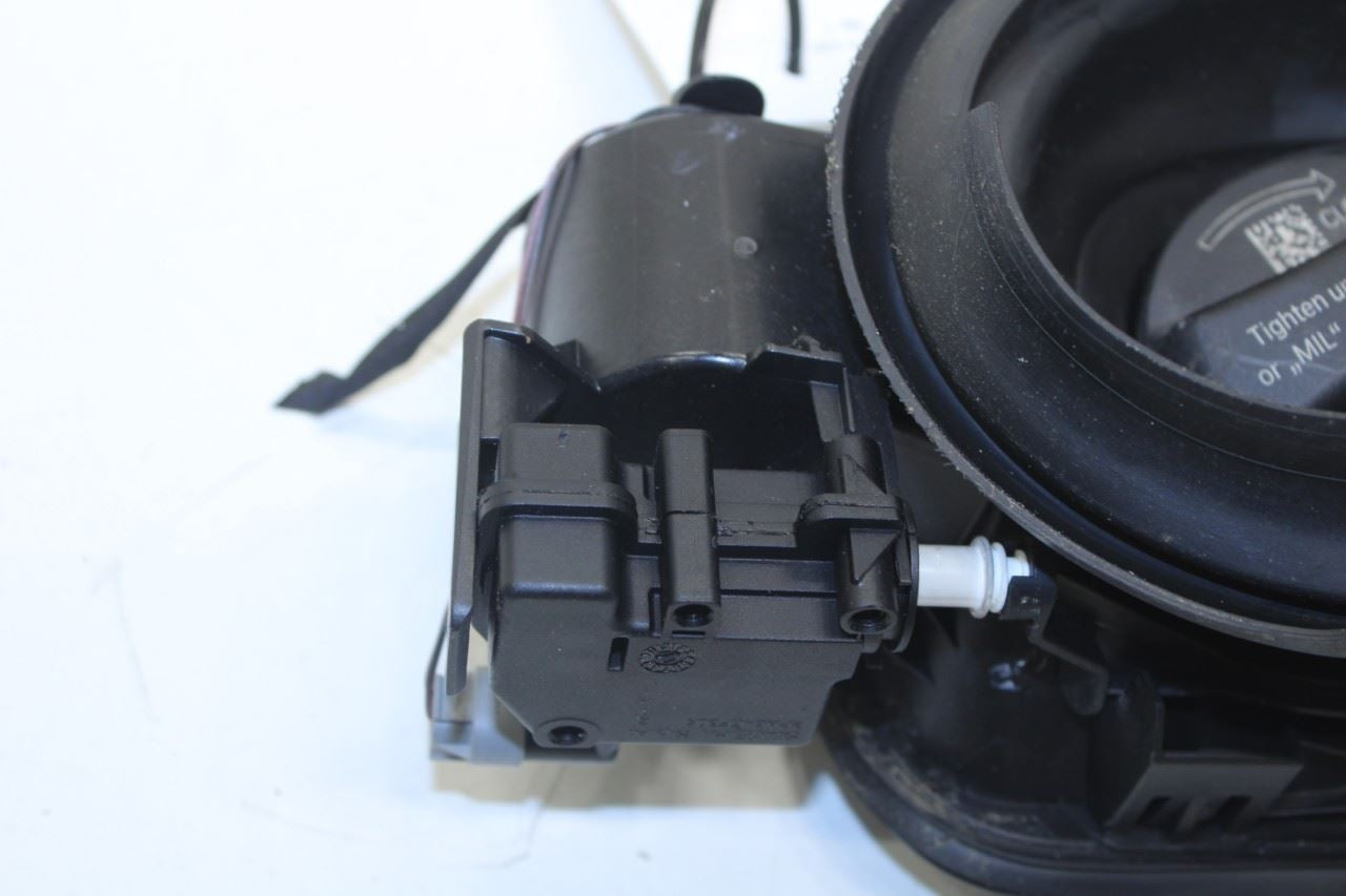 2013-2016 BMW 328I xDrive SULEV 2.0L Fuel Tank Filler Housing Door Lid Cover - Alshned Auto Parts
