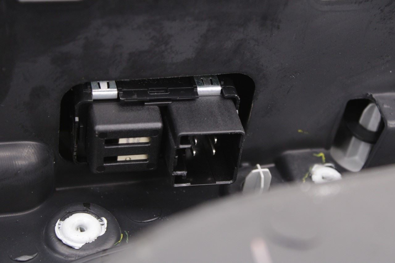 2017-2018 Jeep Cherokee Limited Rear Right Side Door Trim Panel 6MD242X9AA OEM - Alshned Auto Parts