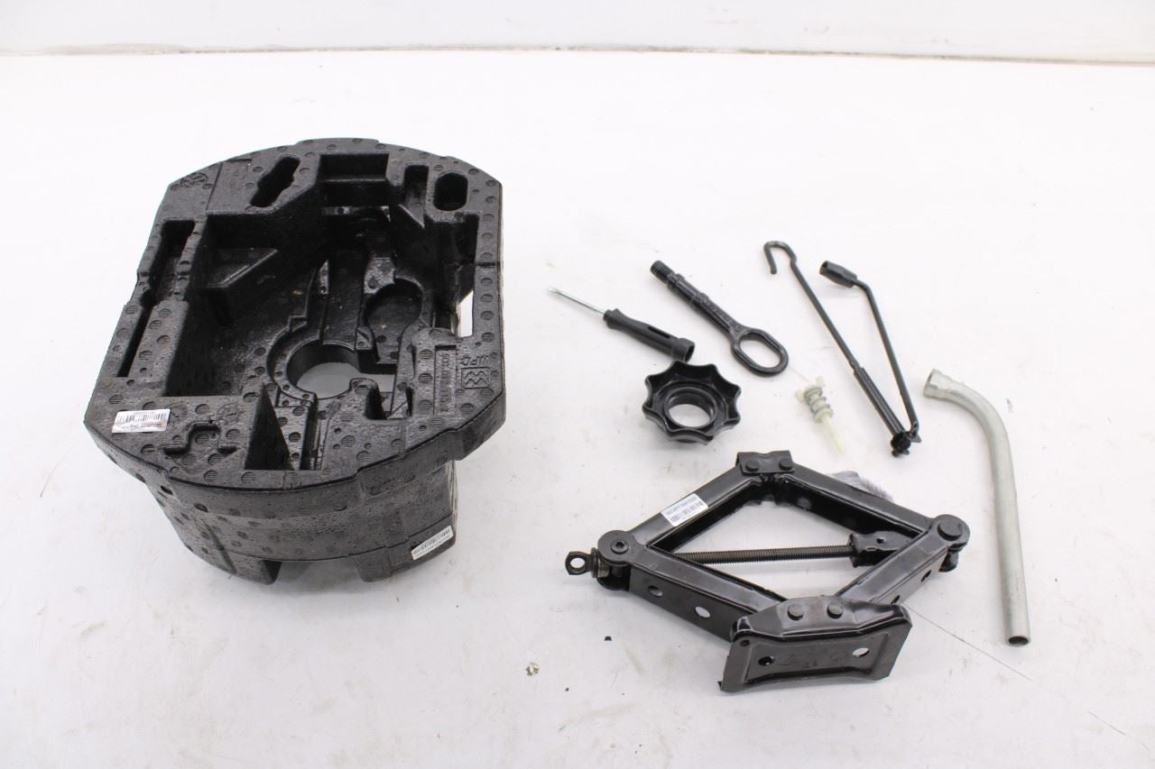 16-18 Volkswagen Jetta Sport FWD Lift Jack and Tool Kit w/ Foam Holder Container0