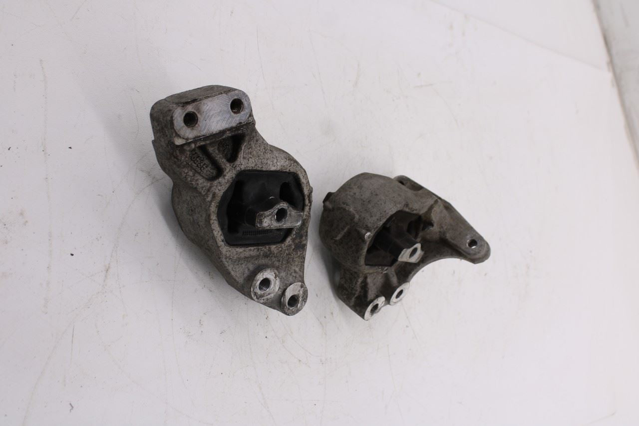 2019-24 Ram 1500 Big Horn 5.7L Left and Right Engine Mount Insulator 68248781AB2