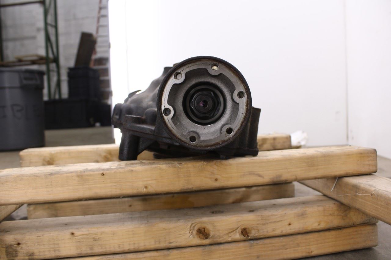 2010-12 Land Rover Range Rover HSE 5.0L 4WD Front Differential Carrier LR010798 - Alshned Auto Parts