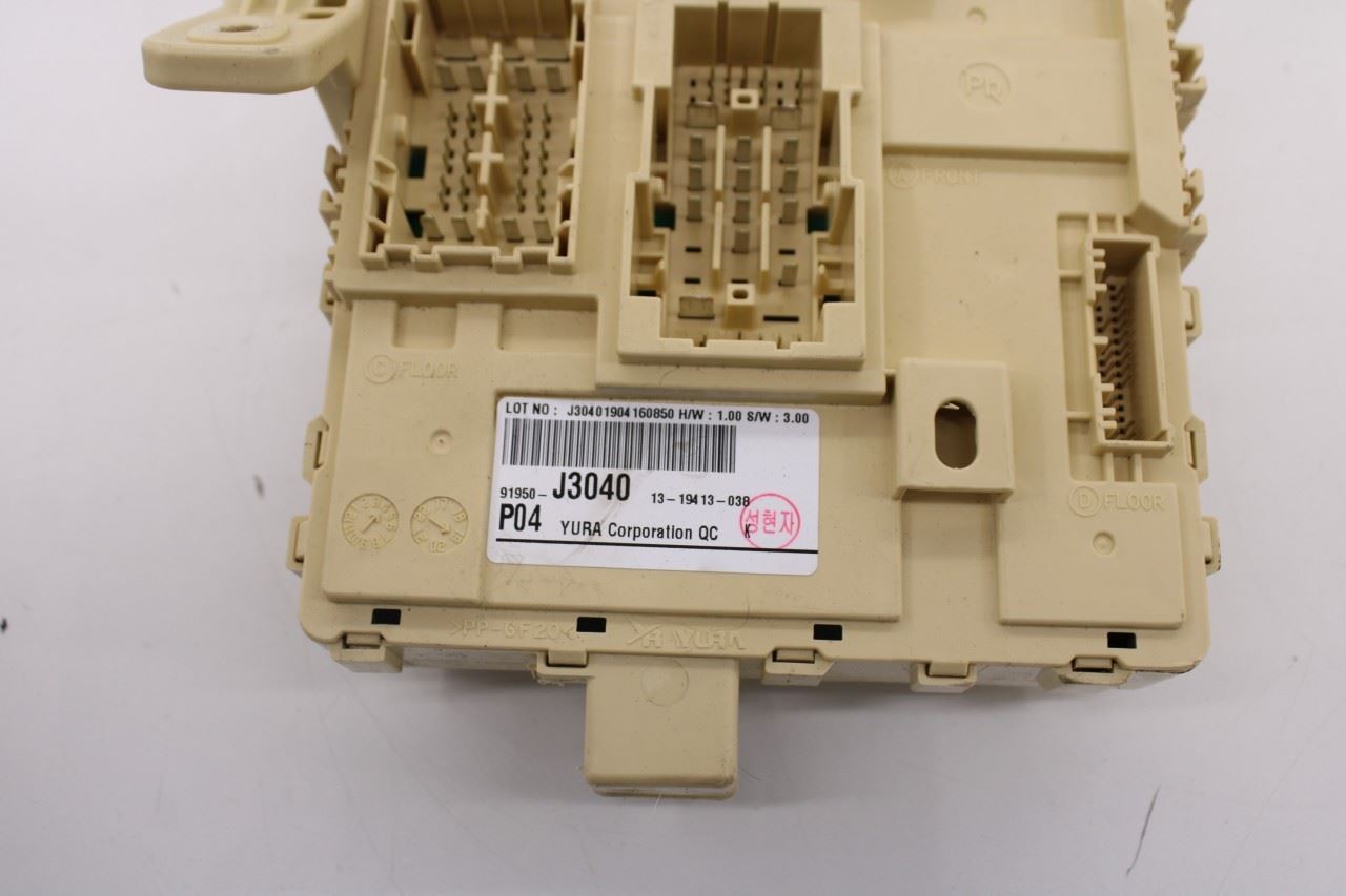 19-21 Hyundai Veloster 2.0L FWD Cabin Instrument Panel Fuse Relay Junction Block3