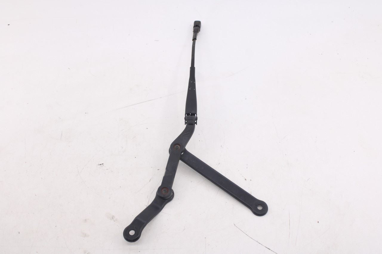 2015-2023 Mercedes-Benz C300 4Matic Front Left and Right Windshield Wiper Arm1