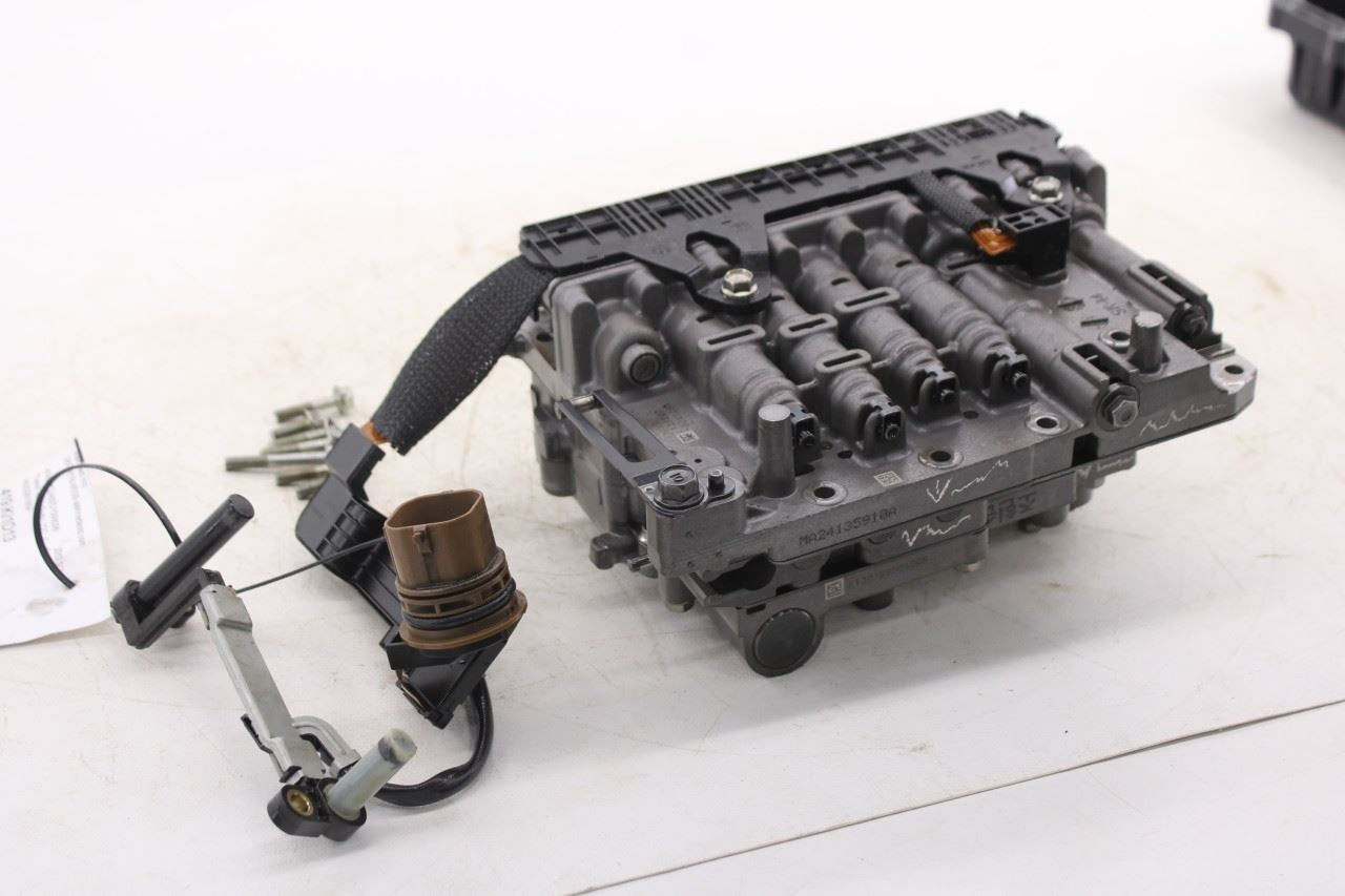 12-13 Kia Soul 2L FWD 6-Spd Auto Transmission Valve Body w/ Oil Pan 46210-3B6113