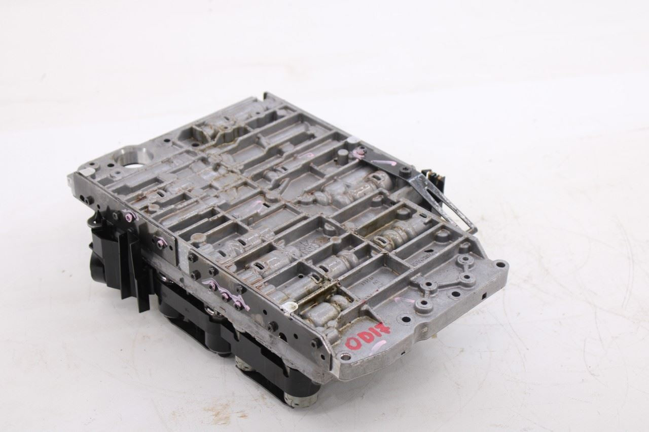 12-18 Jeep Wrangler Unlimited Sahara 3.6L 4WD 5-Spd Auto Transmission Valve Body11