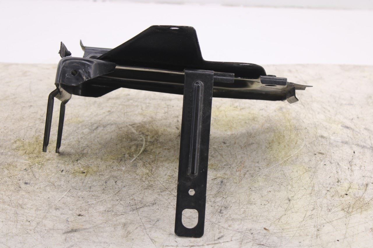 18-2024 Chevrolet Equinox LT Battery Holder Tray Housing Mount Bracket 84179727C6
