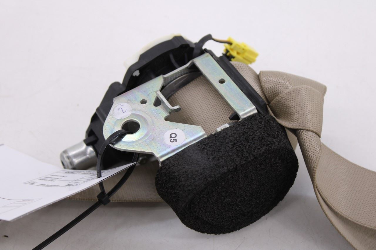 10-16 Mercedes-Benz E350 Luxury 4Matic Rear LH Side 2nd Row Seat Belt Retractor4