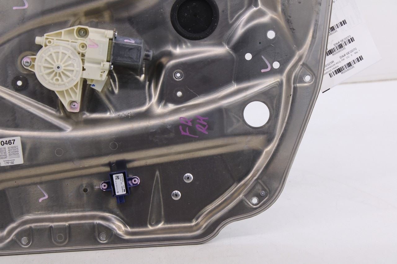 2010-16 Mercedes-Benz E 350 Luxury 4Matic FR RH Door Window Regulator w/ Carrier4