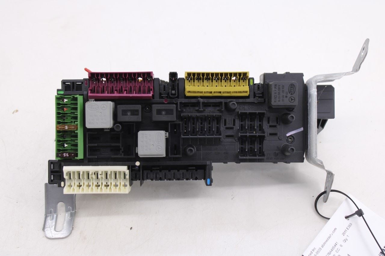 2010-16 Mercedes-Benz E350 Luxury 3.5L Rear Trunk SAM Fuse Relay Junction Block0