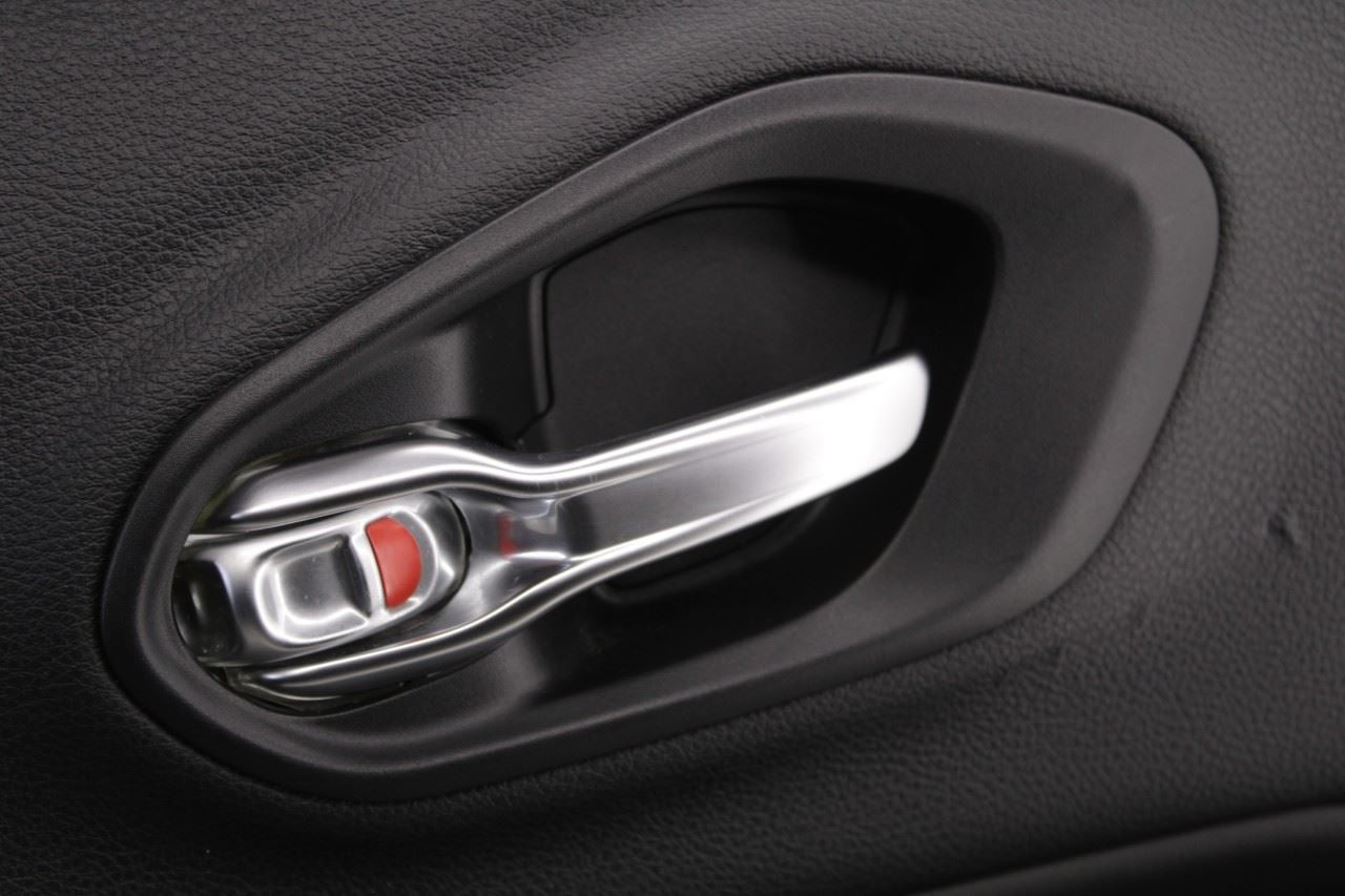 2017-2018 Jeep Cherokee Limited Rear Left Side Door Trim Panel 6MD252X9AA OEM - Alshned Auto Parts