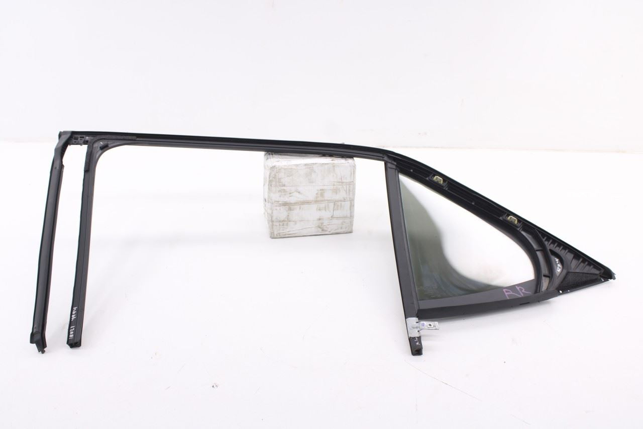 18-24 Chevrolet Equinox LT Rear Right Door Window Run Channel w/ Glass 849248117