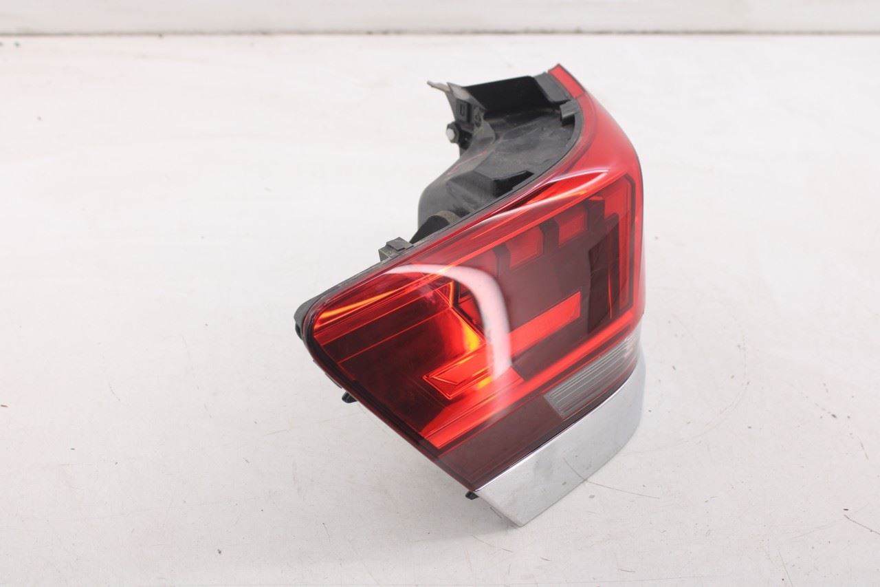 2021-24 Volkswagen Atlas SE Rear Left Driver Side Tail Light Lamp 3CN-945-095-D4