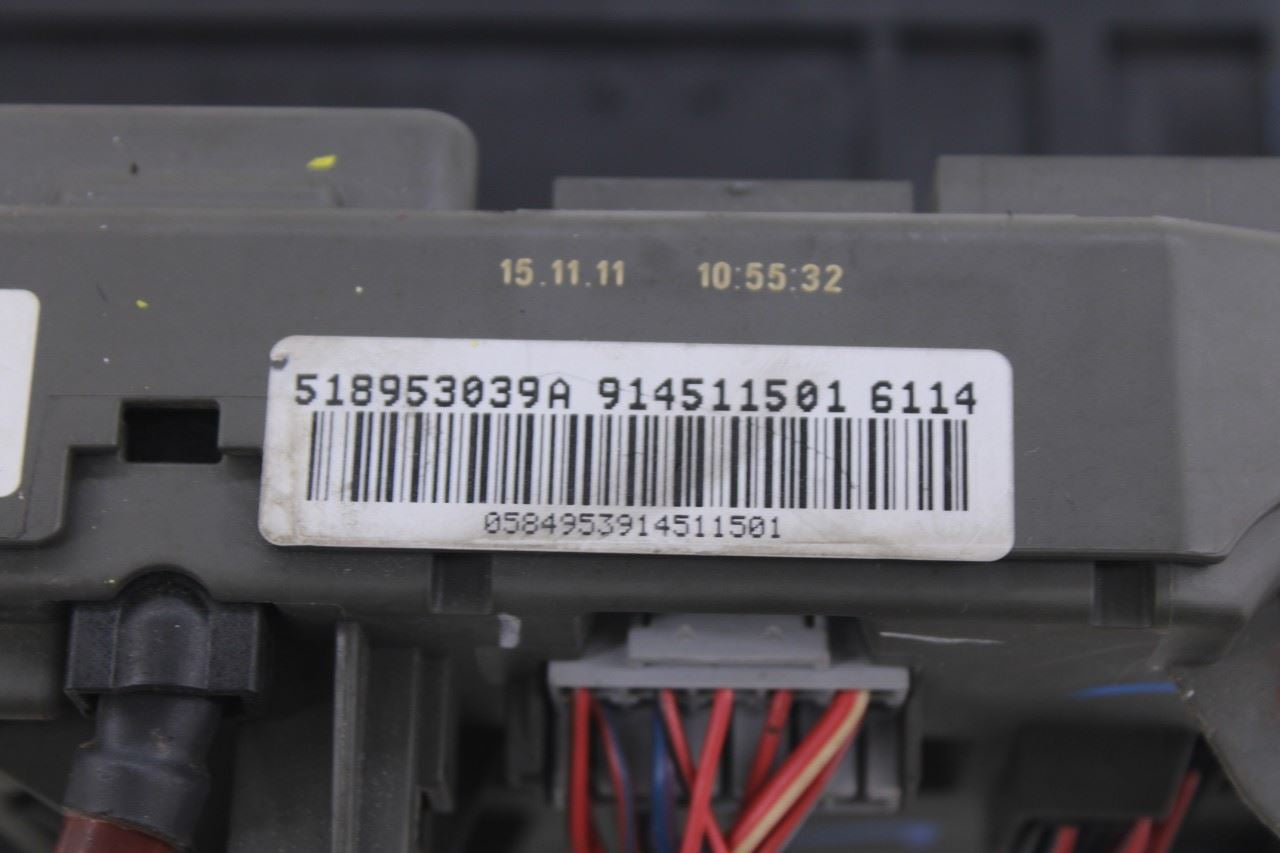 2007-13 BMW X5 xDrive35i 3.0L Front Power Distribution Fuse Relay Junction Block9