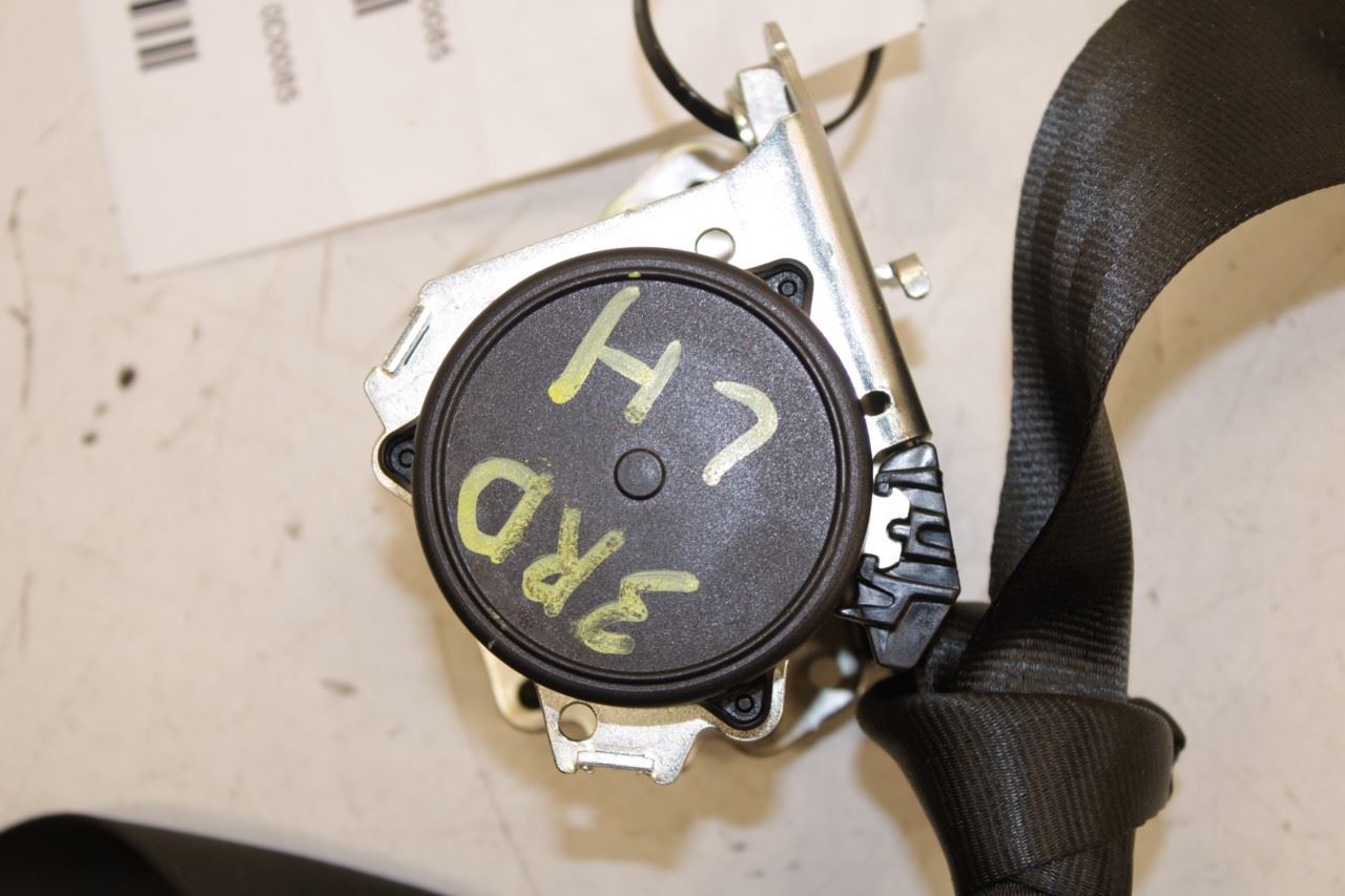 18-24 Volkswagen Atlas S 3.6L Rear Driver Left Side 3rd Row Seat Belt Retractor - Alshned Auto Parts