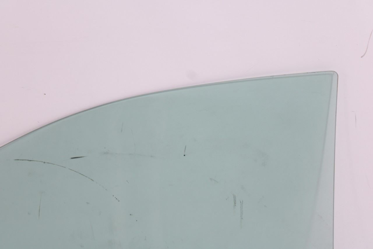 2008-20 Dodge Grand Caravan SXT Front Right Door Window Movable Glass 4894610AB9