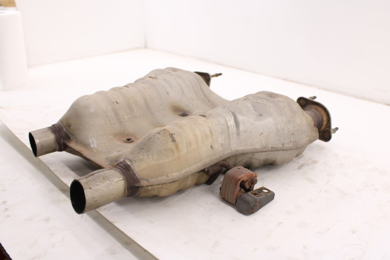 14-20 Jeep Grand Cherokee Limited 3.6L Exhaust System Center Muffler 52022398AC2