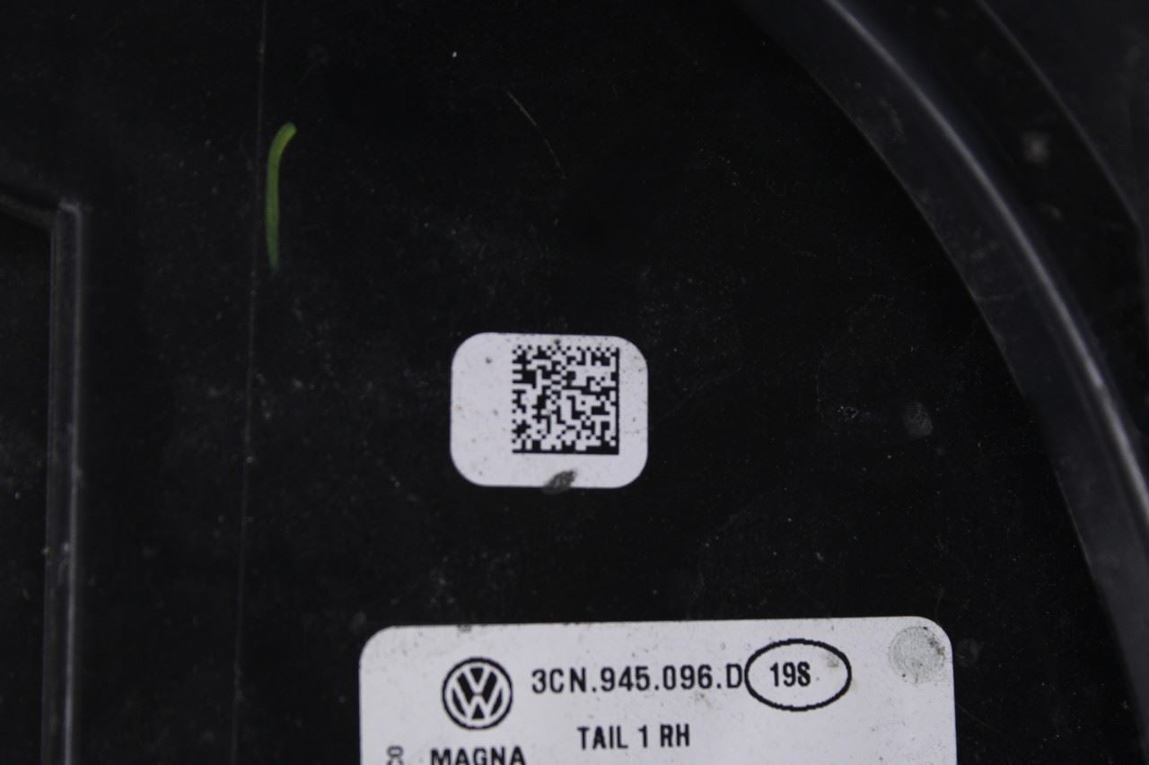 2021-2024 Volkswagen Atlas SE Rear Right Side Tail Light Lamp 3CN-945-096-D OEM10