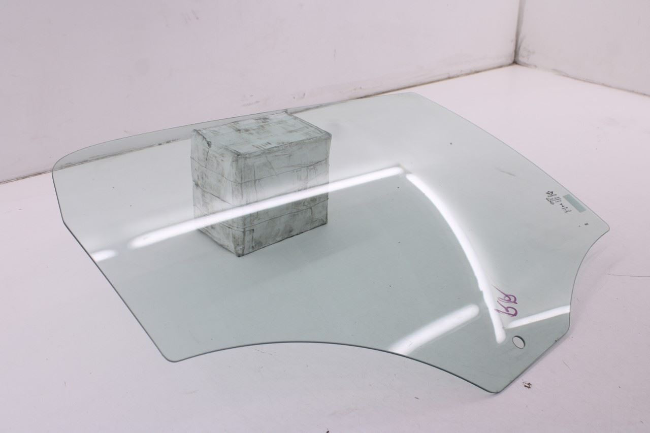 2010-2016 Mini Countryman Cooper S Rear Right Door Window Movable Glass 98006383