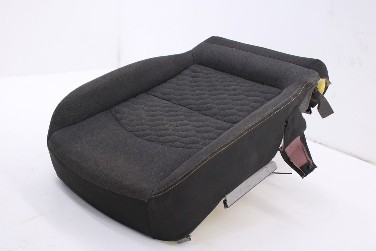 18-21 Chevrolet Equinox LT 1.5L Front Right Side Seat Lower Cushion 84615886 OEM3