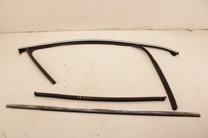 17-19 GMC Acadia SLT-1 Front Right Door Run Channel w/ Belt Molding Weatherstrip
