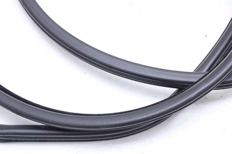 2003-08 Land Rover Range Rover Rear Left Door Weatherstrip On Body CGE000393 OEM - Alshned Auto Parts