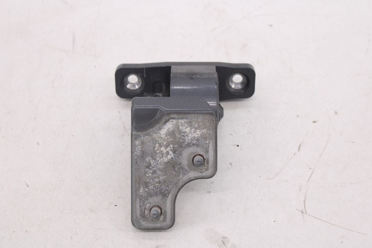 2015-21 Mercedes-Benz C300 4Matic Rear Left Side Door Hinge Upper and Lower Pair10