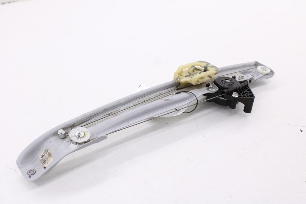 2018-2024 Chevrolet Equinox LT Rear Right Side Door Window Regulator w/ Motor12