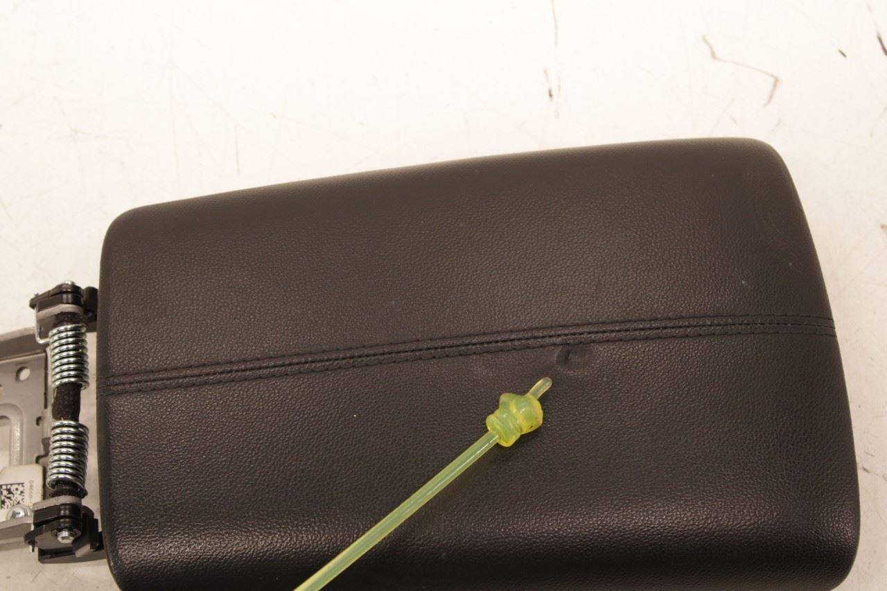 22-25 Hyundai Tucson SEL FR Center Console Armrest Storage Lid Cover 84660-CW000 - Alshned Auto Parts