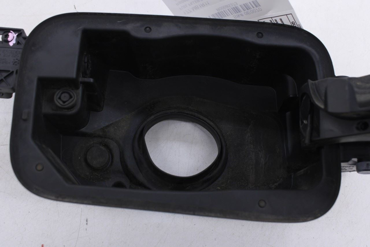 10-16 Mercedes-Benz E 350 Luxury 4Matic Fuel Tank Filler Housing Door Lid Cover7
