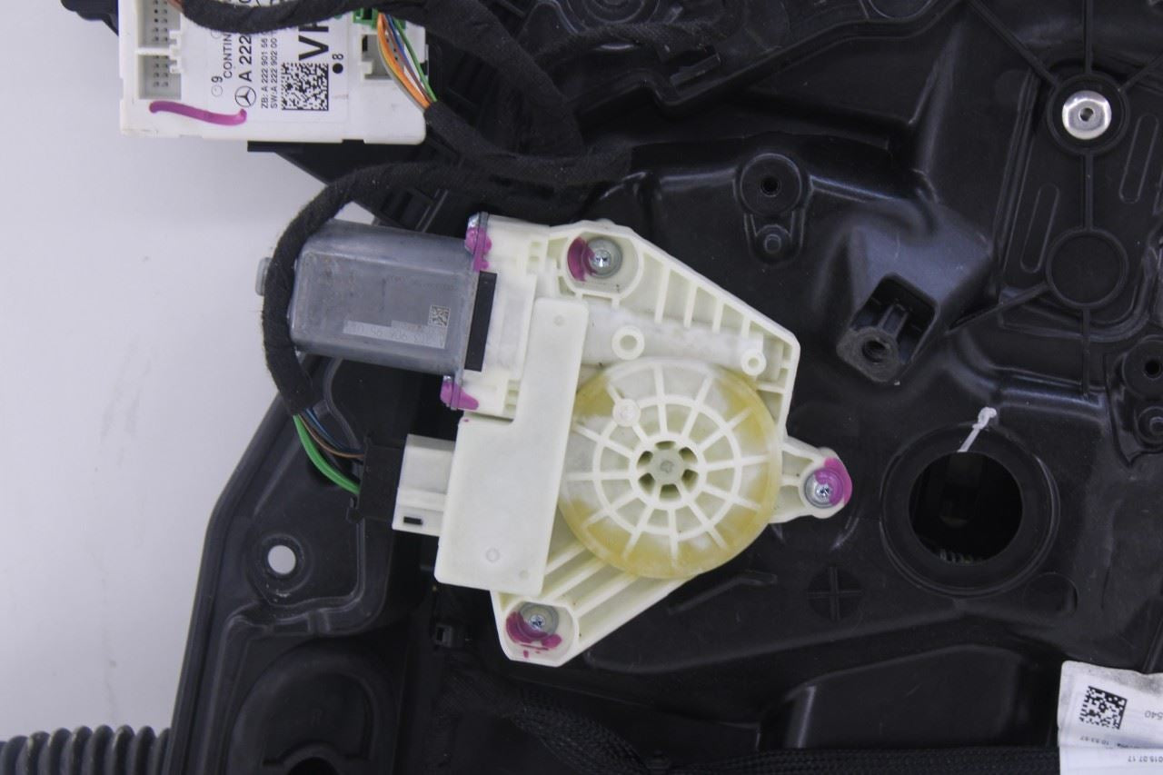 15-21 Mercedes-Benz C300 4Matic FR RH Door Window Regulator w/ Carrier and Motor9