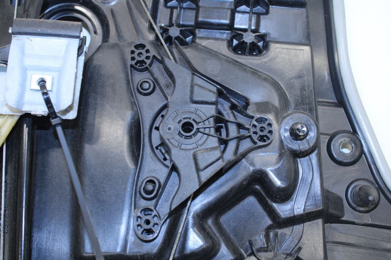 2017-19 Alfa Romeo Giulia Ti RR RH Door Window Regulator w/ Carrier 00505514910 - Alshned Auto Parts