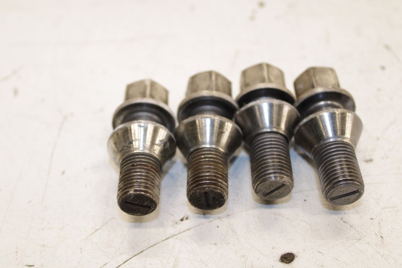 2014-2020 Maserati Ghibli S Q4 Wheel Lug Nut Bolt Stud Set of 20 670005351 OEM - Alshned Auto Parts