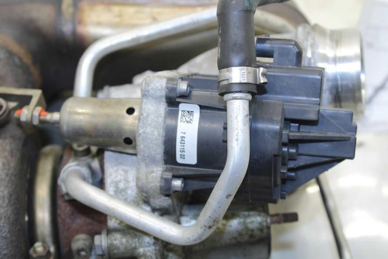 14-18 BMW X5 xDrive35i 3.0L AWD Engine Motor Turbocharger w Exhaust Manifold 87K - Alshned Auto Parts