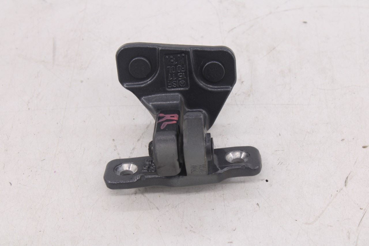 2015-21 Mercedes-Benz C300 4Matic Rear Left Side Door Hinge Upper and Lower Pair17