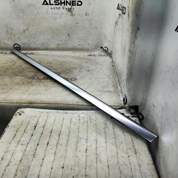 2015-20 Mercedes-Benz C300 Front Left Door Belt Molding Chrome 205-720-43-33 OEM1