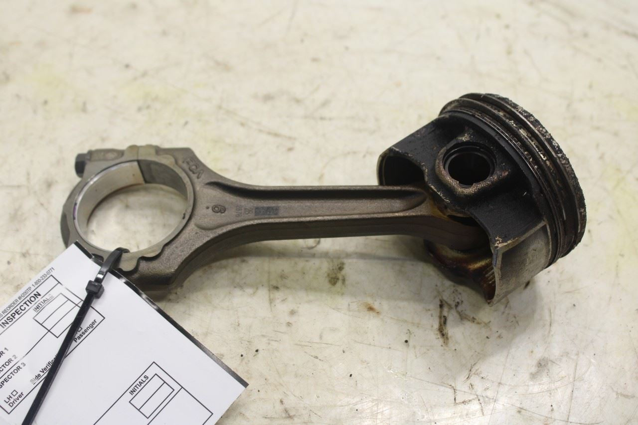 2017-22 Alfa Romeo Giulia Ti 2.0L AWD Engine Piston 3 w/ Connecting Rod 50052788 - Alshned Auto Parts