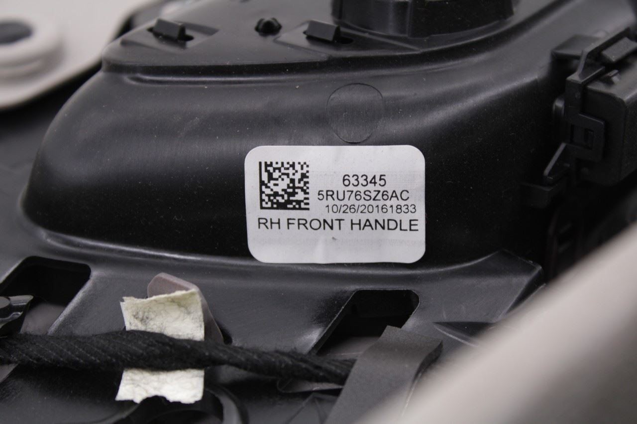 2017-2018 Chrysler Pacifica Limited Front Right Side Door Trim Panel 5RP622D2AF - Alshned Auto Parts