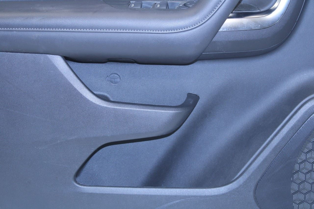 2019-2022 Chevrolet Blazer 2LT Front Left Driver Side Door Trim Panel 84997668 - Alshned Auto Parts